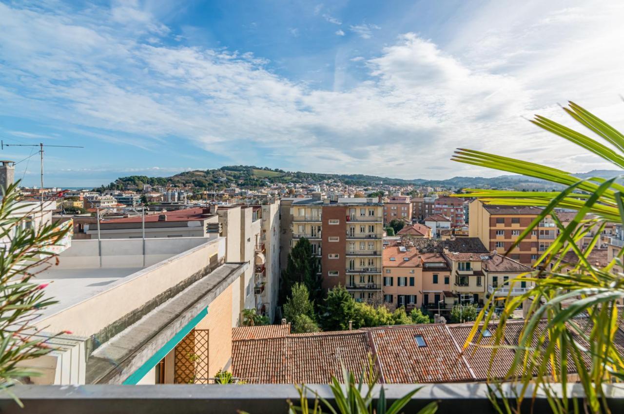 Attico Pisaurum - Central Apartment With Parking! Pesaro Exterior photo